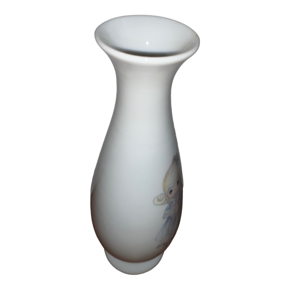 Porcelain Precious Moments Bud Vase
I Believe in the old rugged cross. - Picture 5 of 9